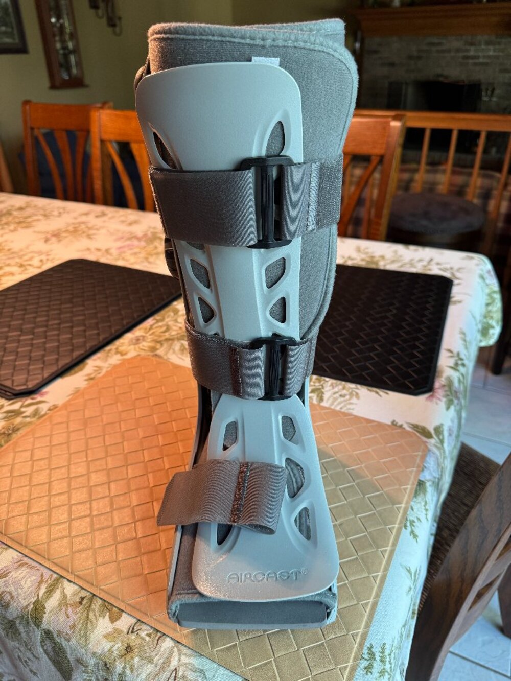 Aircast  Walker Brace /Orthopedic Walking Boot for Leg, Foot Ankle Grey Medium